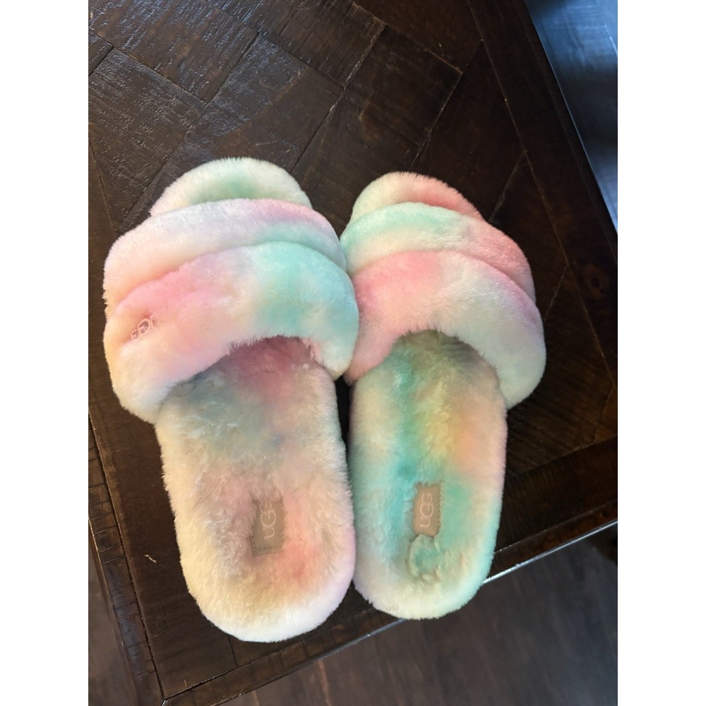 UGG Slippers - Picture 3 of 4